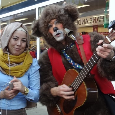Zingende beer - beregoed - dieren liedjes muzikant - schiedam 1.jpg