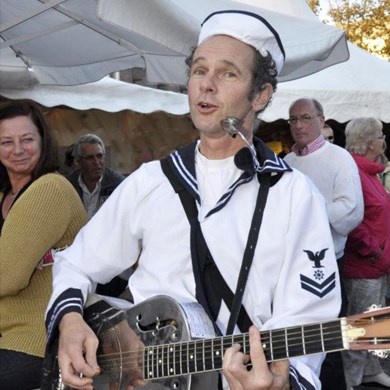 zingende matroos - solo muzikant - SAIL 2015 - zeeman liedjes zee (4)