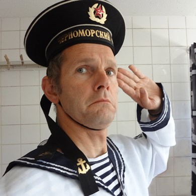 zingende matroos - solo muzikant - SAIL 2015 - zeeman liedjes zee - Russische matroos