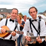 muziek-stijlvol-akoestisch-mobiel-muzikanten-zwartwit-duo-paratata-texel