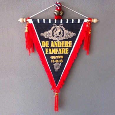 DE ANDERE FANFARE 2013 vaandel 4c.jpg