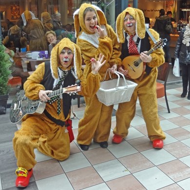 paashazen entertainment - muzikanten pasen - akoestische mobiele muziek - schiedam