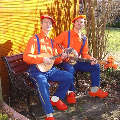 PARATATA - Oranje   (1000x1000).jpg