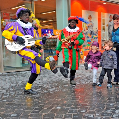 Pepernotenkrakers 2012-12-01 Amersfoort (2aa) (1000x1000).jpg