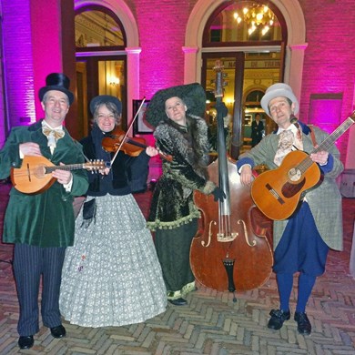 DICKENS MUSE muziek muzikanten kwartet akoestisch mobiel kasteel (3)