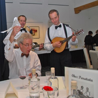 jubileum muziek stijlvol akoestisch mobiel muzikanten duo zwartwit Paratata (2)