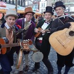 dickens-muse-muziek-muzikanten-kwartet-akoestisch-mobiel-2