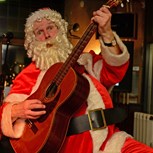 santa-2014-12-21-raamsdonksveer-v2-1000x1000-jpg