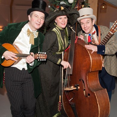 DICKENS MUSE muzikanten trio kasteel muziek akoestisch mobiel
