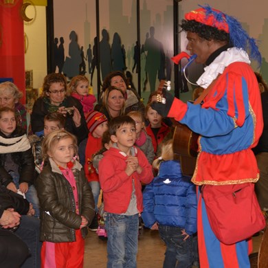 PEPERNOTENKRAKERS 2013-12-04 Roosendaal (05s) (1000x1000) zonder oorbel.jpg