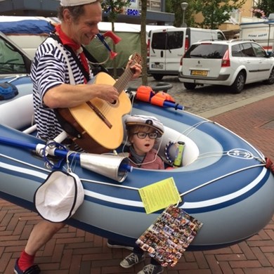 BEREND BOTJE 2016-07-05 Den Helder (58) De eerste kapitein aan boord.JPG