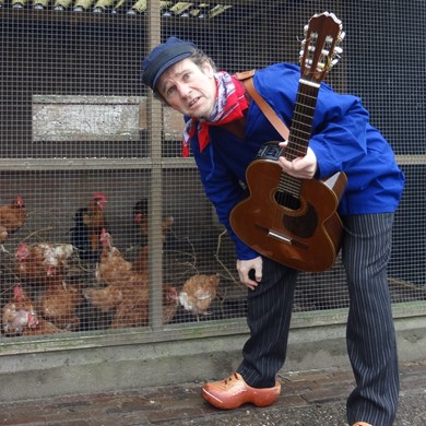 ZINGEND BOERTJE - boerderij boer wat zeg je kippen liedjes - kinderliedjes - solo muzikant (1).jpg
