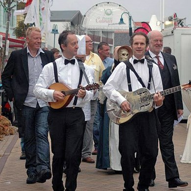 Texel Culinair muziek stijlvol akoestisch mobiel muzikanten duo zwartwit paratata