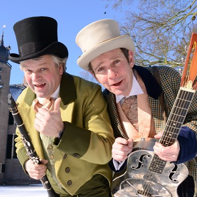 DICKENS MUSE muzikanten duo muziek akoestisch mobiel kasteel (1)