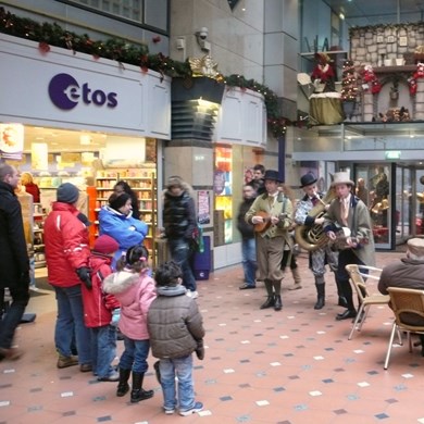 DICKENS MUSE muzikanten trio kerstmis kerst muziek akoestisch mobiel Rotterdam