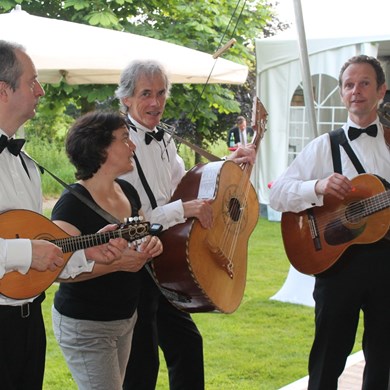 bruiloft receptie entree diner muziek trio Paratata muzikanten akoestisch mobiel Heino