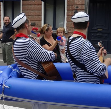 muzikale matrozenboot - SAIL 2015 - zingende matrozen - muzikanten duo - zeemansliederen (1)