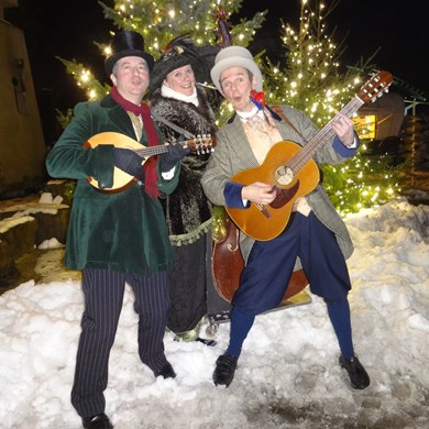 Toverland Sevenum DICKENS MUSE muzikanten trio kerstmis kerst muziek akoestisch mobiel (2)
